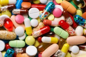 De behandelende arts zal op competente wijze een medicamenteuze behandeling voor wormen selecteren.